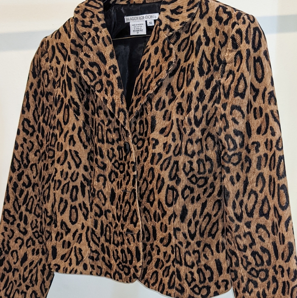 MAGGY LONDON CHEETAH PRINT BLAZER